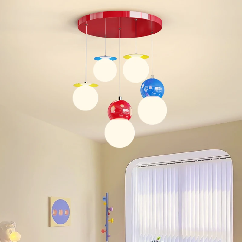 バブルボールシャンデリア - 子供部屋、保育室、寝室向けのカ - Baby Nursery Light Fixture のレビューと価格